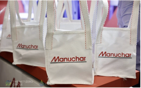 Exhibition visitor bags and distribution units are positioned in strategic locations close to each of the main entrances.